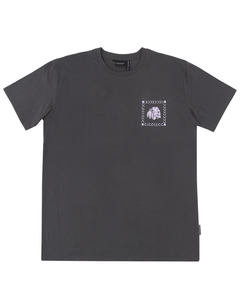 "VERSA SS26" CHARCOAL REGULAR TEE